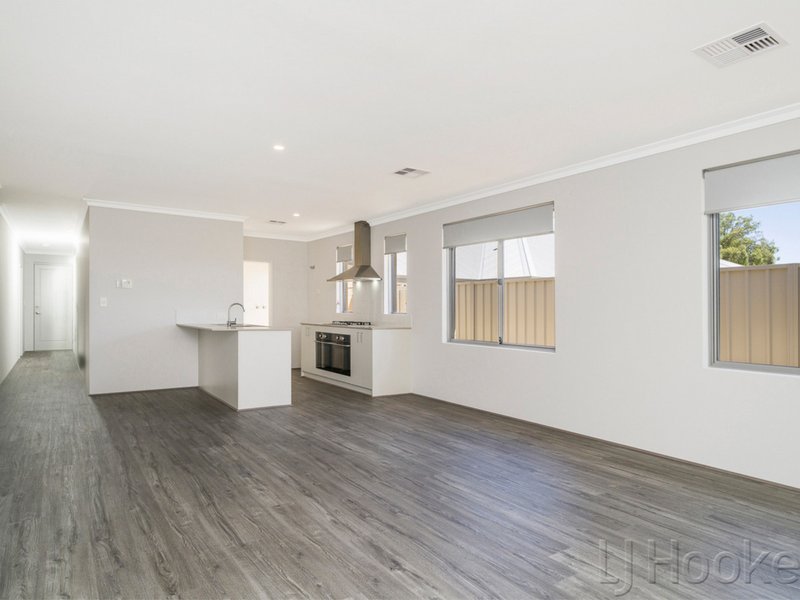 Photo - 16 Relaxation Loop, Yanchep WA 6035 - Image 16