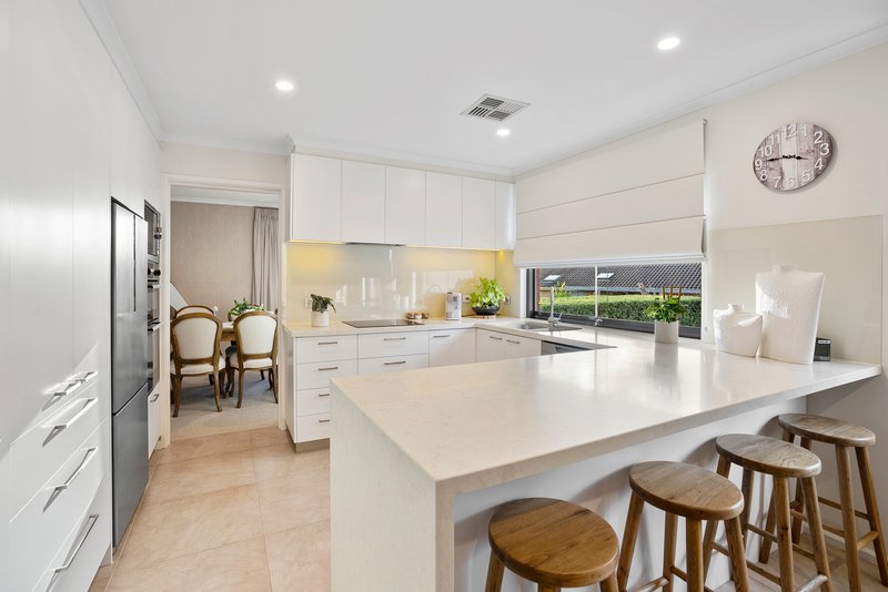 Photo - 16 Rembrandt Drive, Wheelers Hill VIC 3150 - Image 5
