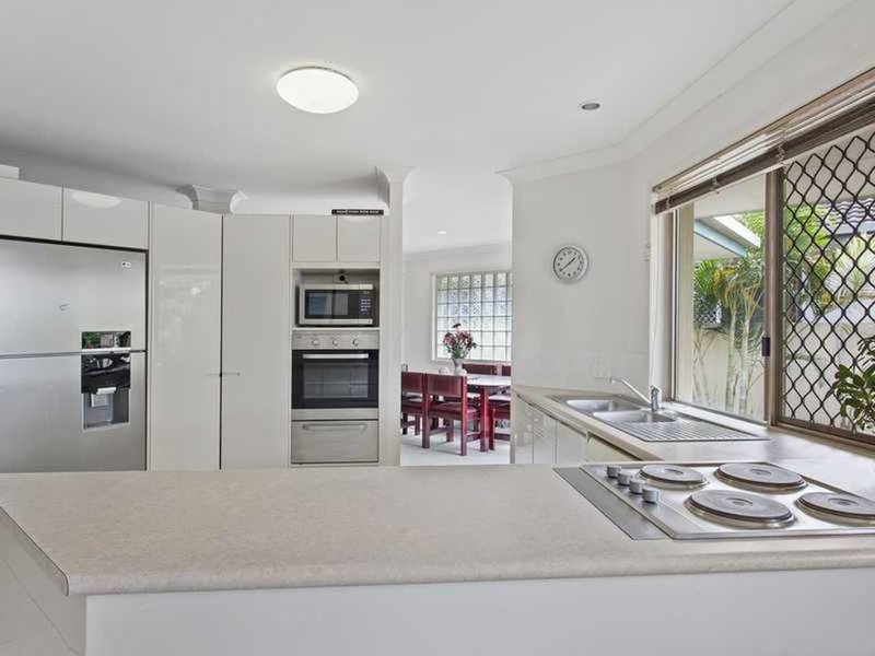 Photo - 16 Resort Drive, Robina QLD 4226 - Image 2