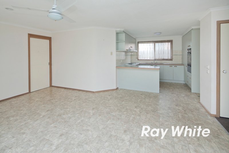 Photo - 16 Richard Drive, Langwarrin VIC 3910 - Image 7