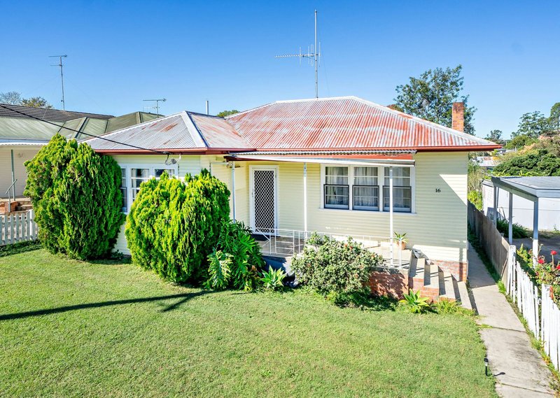 16 Richardson Street, Taree NSW 2430