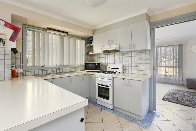 Photo - 16 Riesling Court, Corio VIC 3214 - Image 3