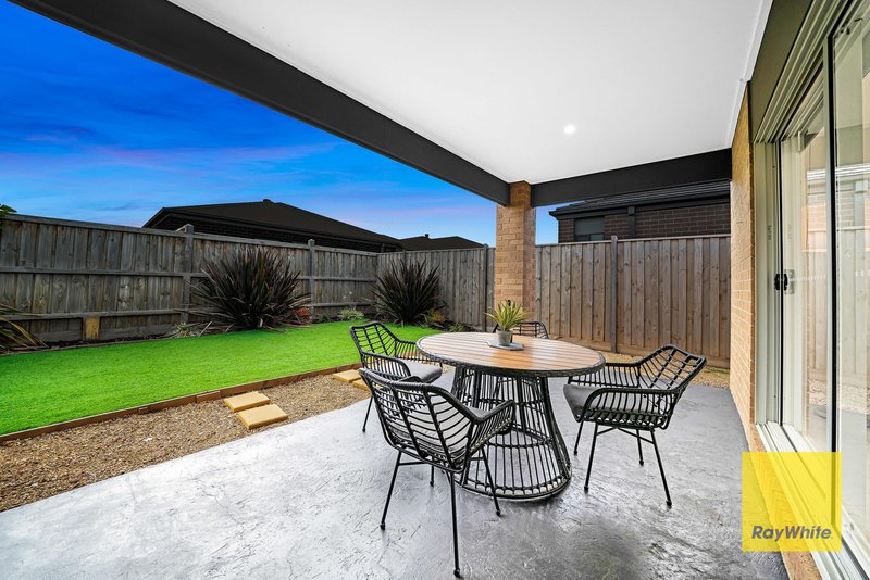 Photo - 16 Riland Boulevard, Tarneit VIC 3029 - Image 20