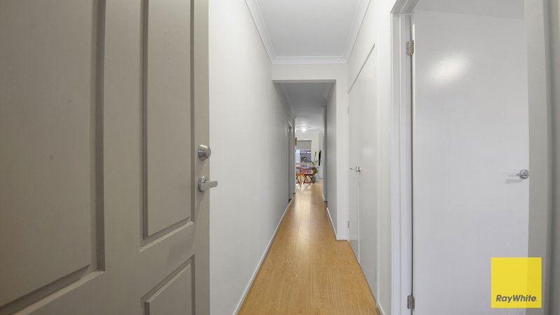 Photo - 16 Ritchie Circuit, Tarneit VIC 3029 - Image 2