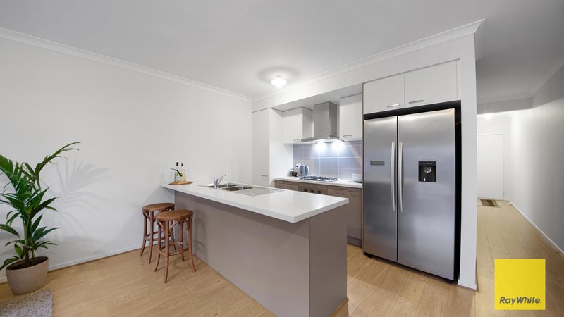 Photo - 16 Ritchie Circuit, Tarneit VIC 3029 - Image 6