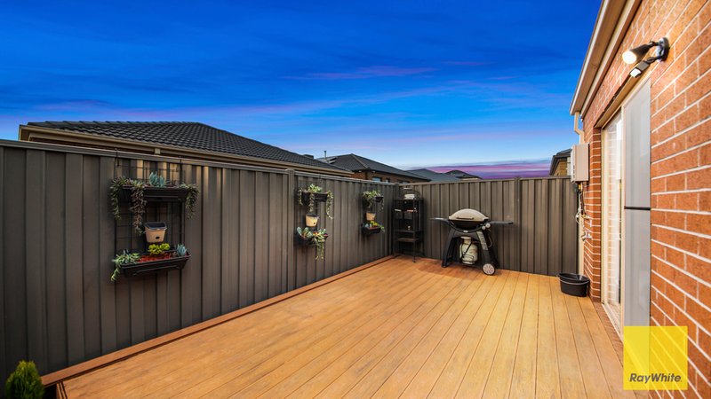Photo - 16 Ritchie Circuit, Tarneit VIC 3029 - Image 10