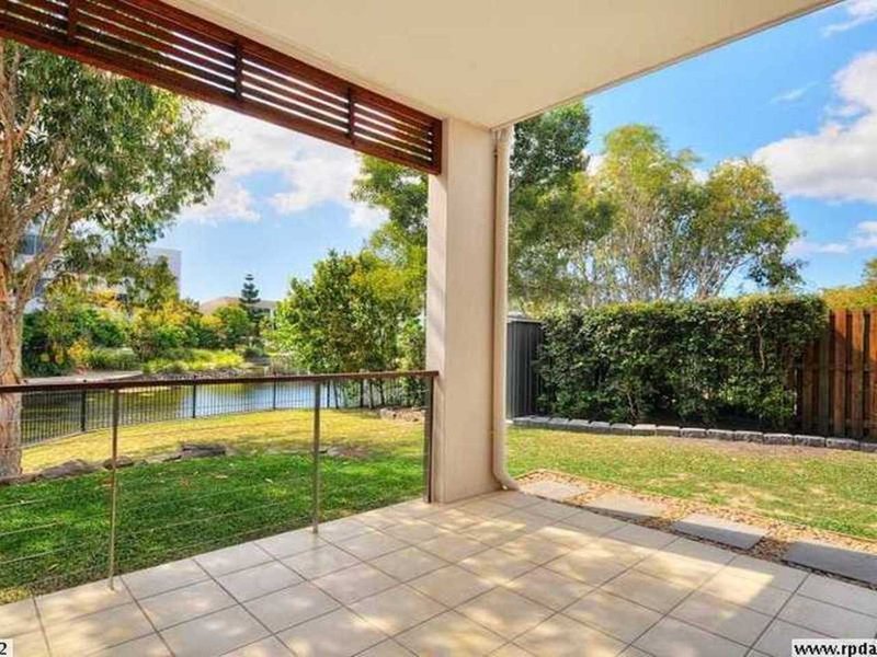 Photo - 16 Riverwalk Ave , Robina QLD 4226 - Image 6