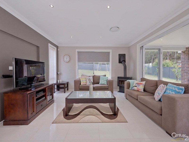 Photo - 16 Roberts Rd Parade, Lawson NSW 2783 - Image 8