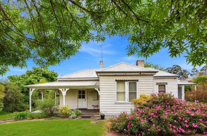 Photo - 16 Robertson Street, Casterton VIC 3311 - Image