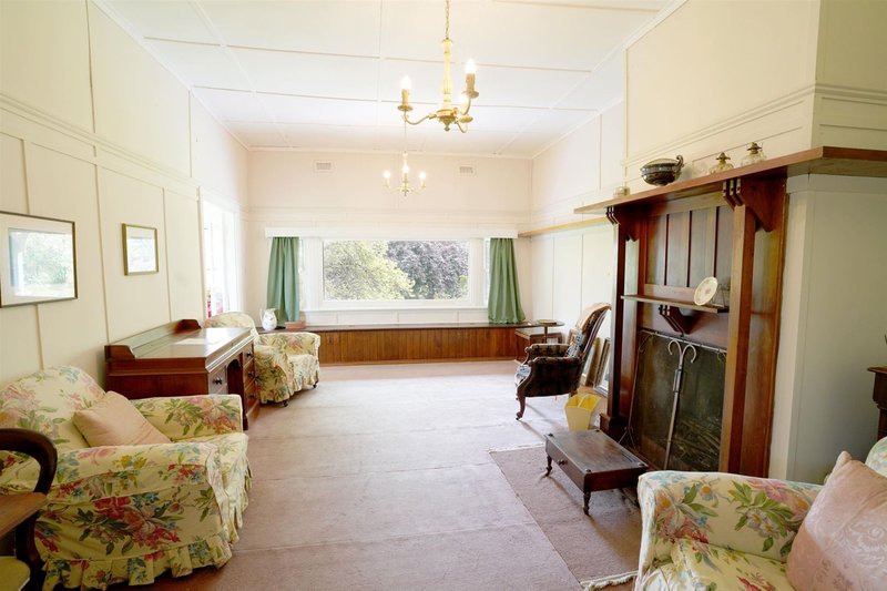 Photo - 16 Robertson Street, Casterton VIC 3311 - Image 4