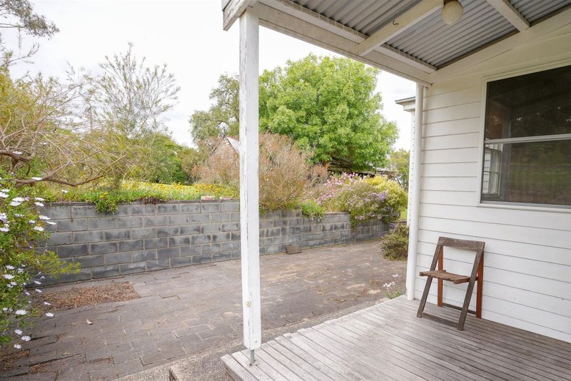 Photo - 16 Robertson Street, Casterton VIC 3311 - Image 13