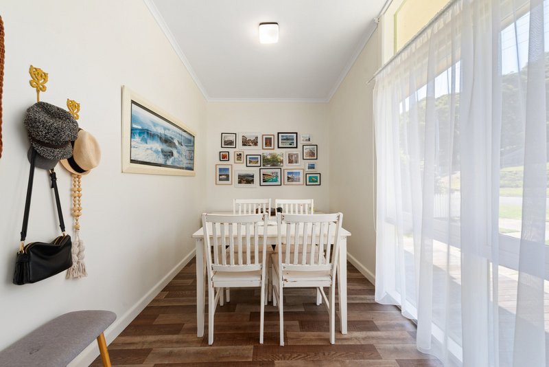 Photo - 16 Robin Street, Lakes Entrance VIC 3909 - Image 7