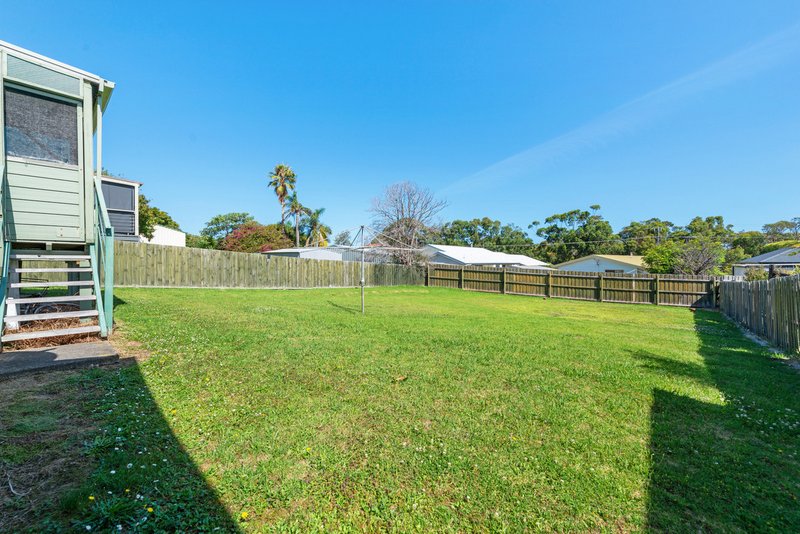 Photo - 16 Robin Street, Lakes Entrance VIC 3909 - Image 14