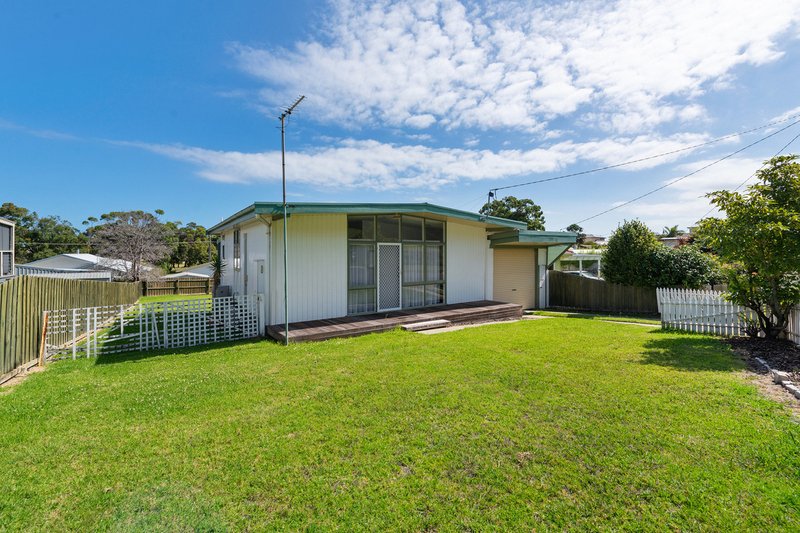 Photo - 16 Robin Street, Lakes Entrance VIC 3909 - Image 18