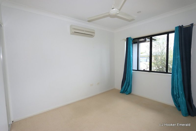 Photo - 16 Rogers Street, Emerald QLD 4720 - Image 16