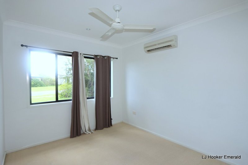 Photo - 16 Rogers Street, Emerald QLD 4720 - Image 17