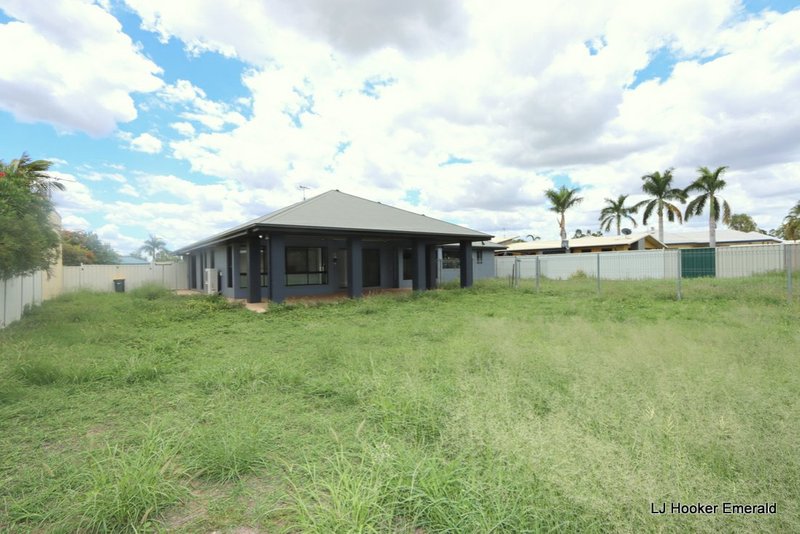 Photo - 16 Rogers Street, Emerald QLD 4720 - Image 22