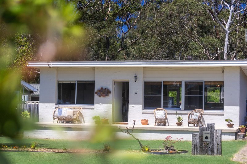 Photo - 16 Rosemary Ave , Bawley Point NSW 2539 - Image 4