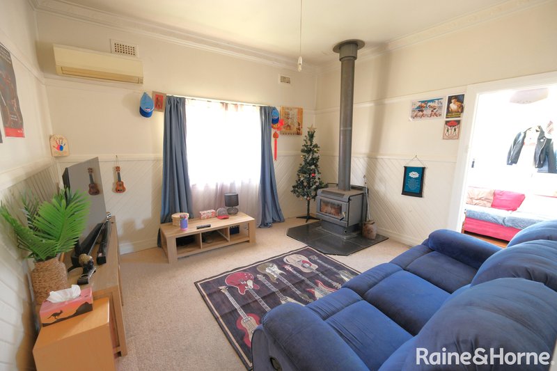 Photo - 16 Rosslyn Street, Inverell NSW 2360 - Image 2