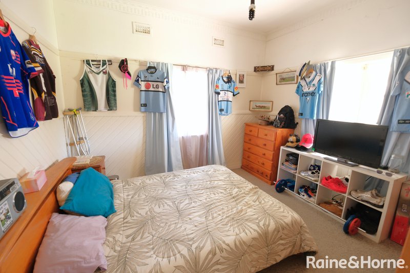 Photo - 16 Rosslyn Street, Inverell NSW 2360 - Image 5