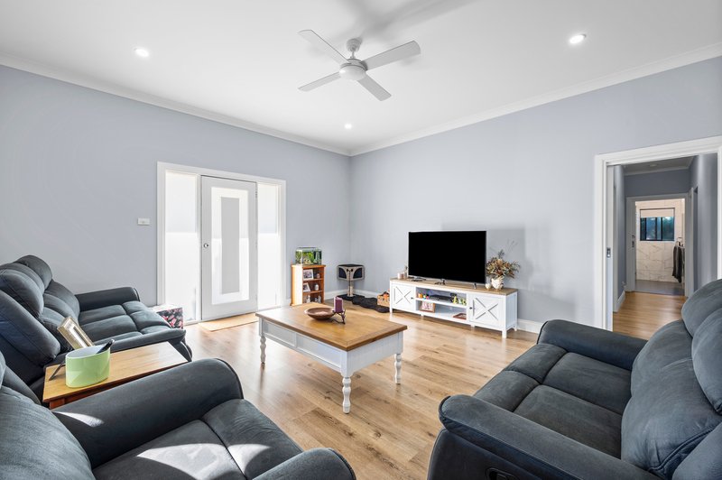 Photo - 16 Royal Avenue, Benalla VIC 3672 - Image 5