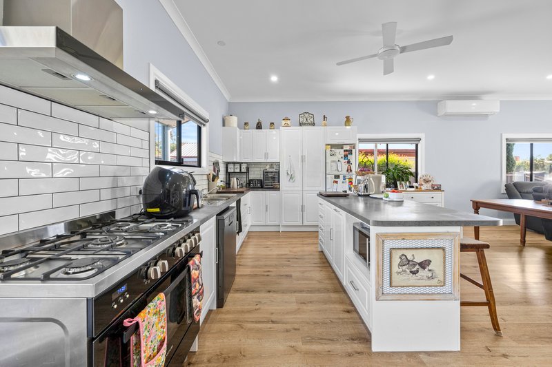 Photo - 16 Royal Avenue, Benalla VIC 3672 - Image 8