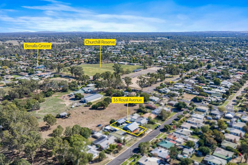 Photo - 16 Royal Avenue, Benalla VIC 3672 - Image 3