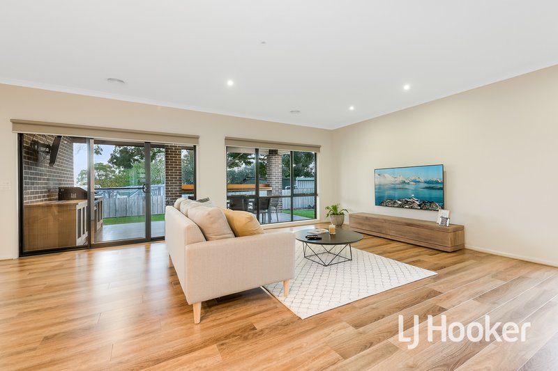 Photo - 16 Royanne Close, Bunyip VIC 3815 - Image 10