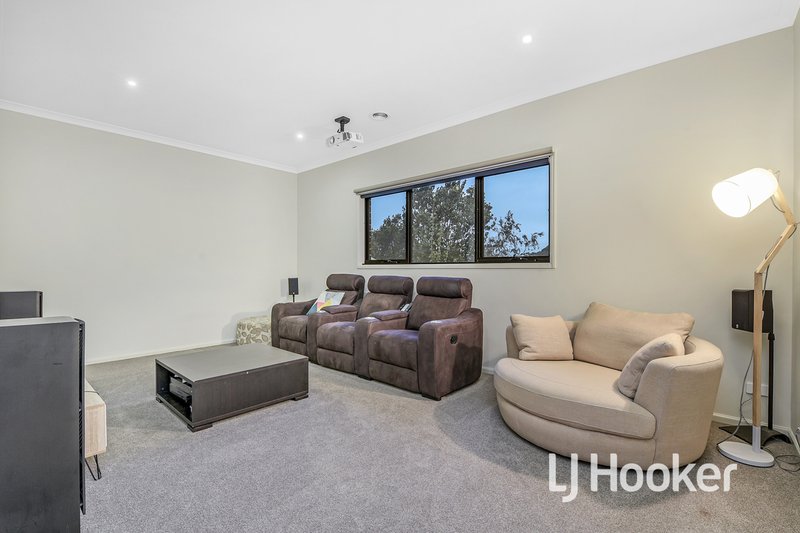 Photo - 16 Royanne Close, Bunyip VIC 3815 - Image 8