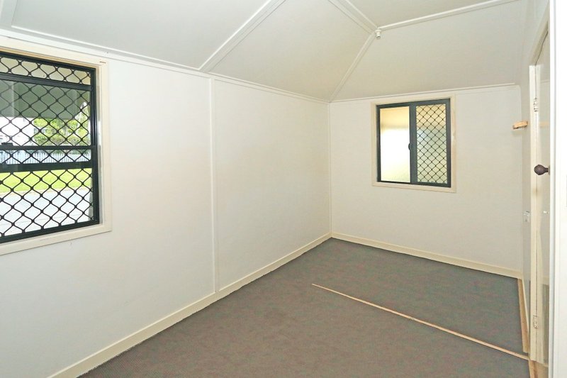 Photo - 16 Rundle Street, Wandal QLD 4700 - Image 9