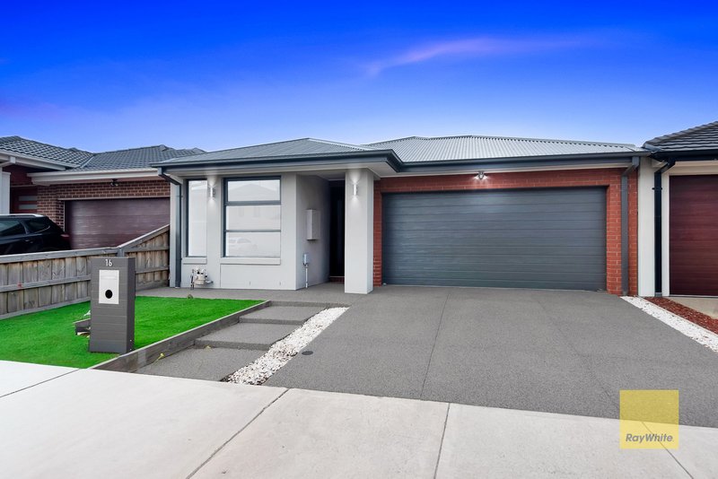 Photo - 16 Sagittarius Avenue, Truganina VIC 3029 - Image 2