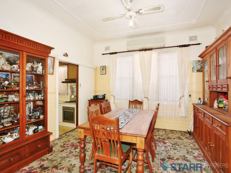 Photo - 16 Salisbury Road, Guildford NSW 2161 - Image 4