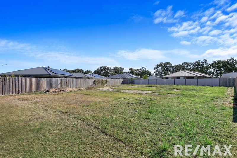 Photo - 16 Saltair Drive, Eli Waters QLD 4655 - Image 5