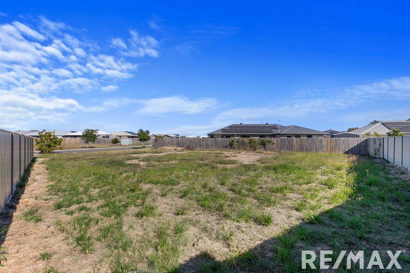 Photo - 16 Saltair Drive, Eli Waters QLD 4655 - Image 8