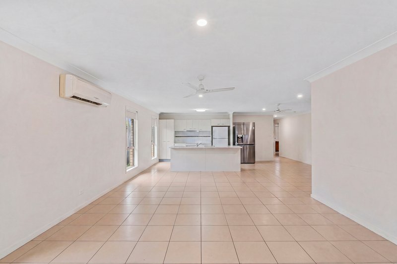 Photo - 16 Saltram Avenue, Holmview QLD 4207 - Image 5