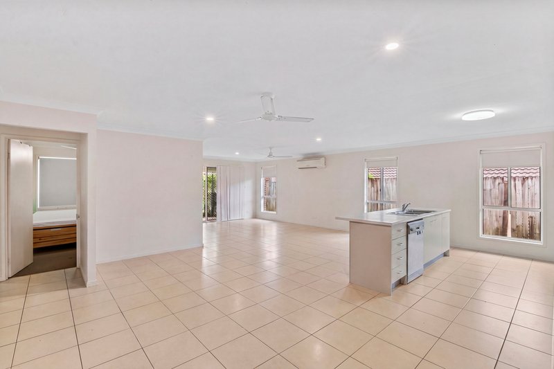 Photo - 16 Saltram Avenue, Holmview QLD 4207 - Image 7