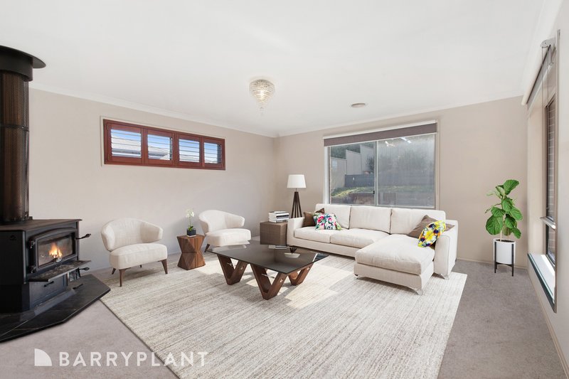 Photo - 16 Salute Court, Wallan VIC 3756 - Image 3