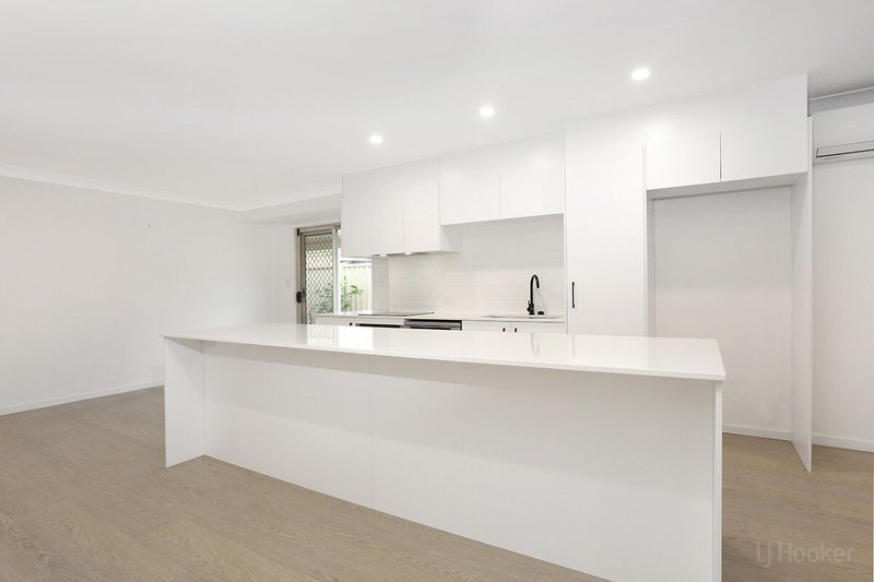 Photo - 1/6 Sanctuary Court, Coombabah QLD 4216 - Image 3