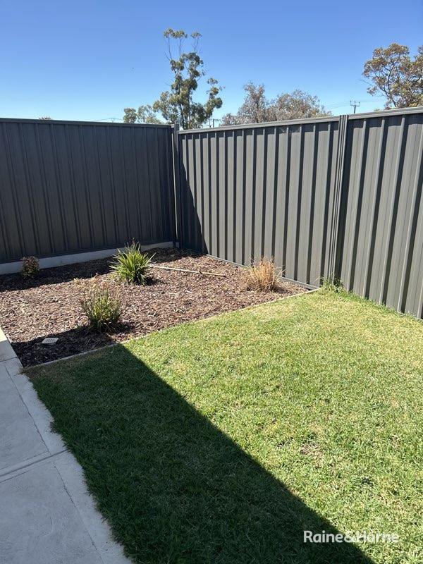 Photo - 16 Sandalwood Road, Davoren Park SA 5113 - Image 10