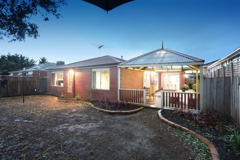 Photo - 16 Sandover Drive, Roxburgh Park VIC 3064 - Image 23