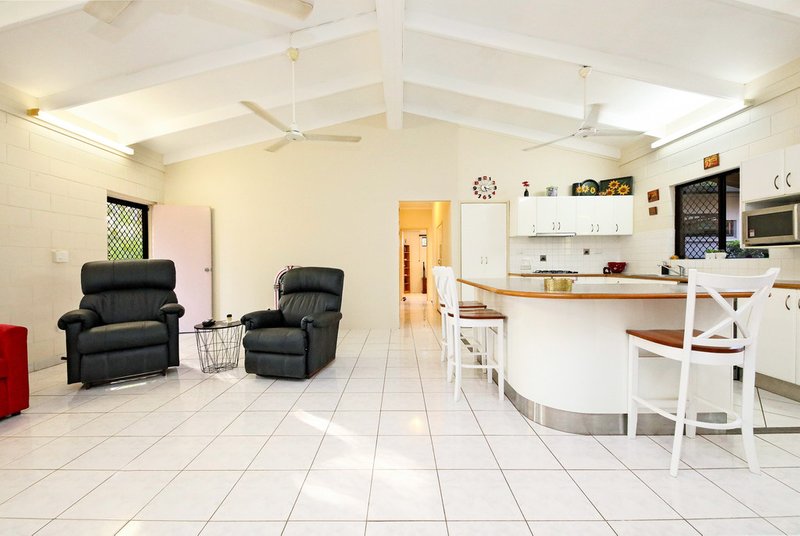 Photo - 16 Sanford Street, Leanyer NT 0812 - Image 4