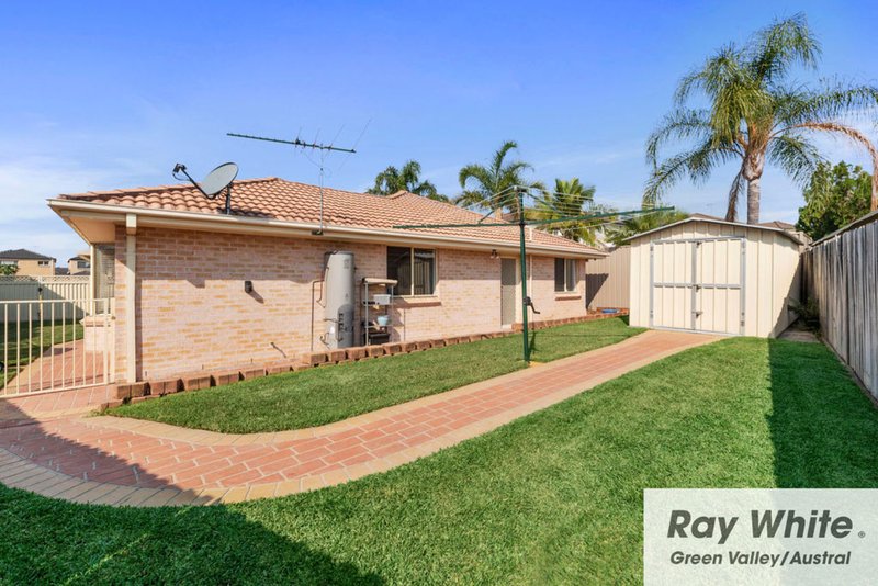 Photo - 16 Sarah Hollands Drive, Horningsea Park NSW 2171 - Image 17