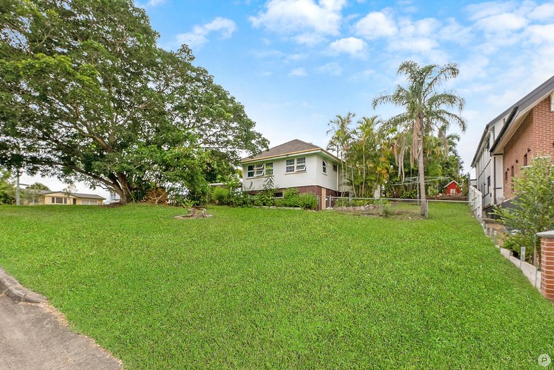 Photo - 16 Sarina Street, Stafford Heights QLD 4053 - Image 5