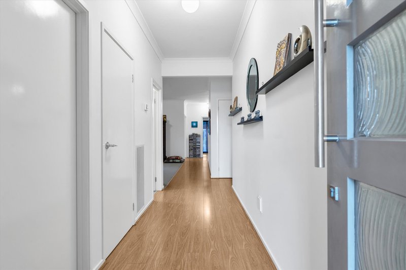 Photo - 16 Savery Court, Point Cook VIC 3030 - Image 2