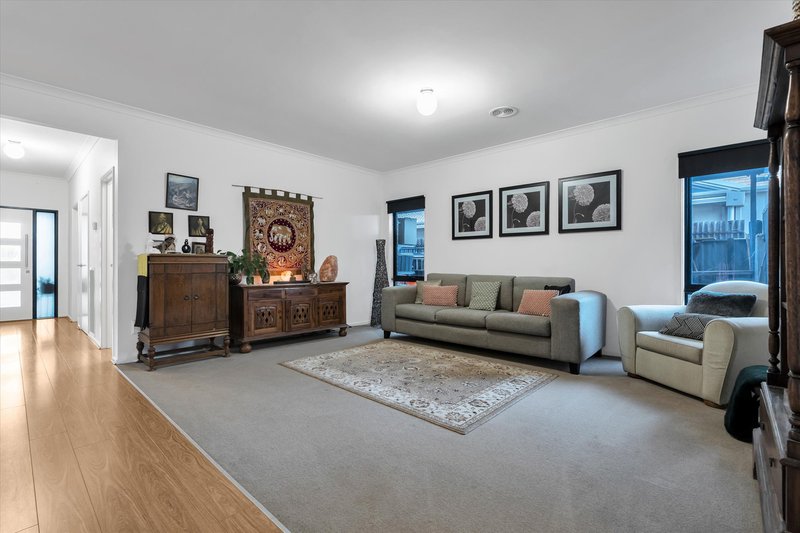 Photo - 16 Savery Court, Point Cook VIC 3030 - Image 3