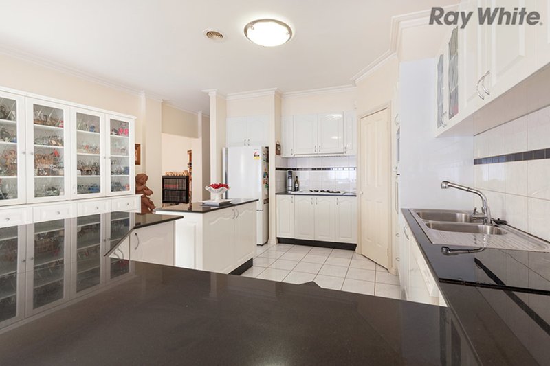 Photo - 16 Saxby Court, Burnside VIC 3023 - Image 3