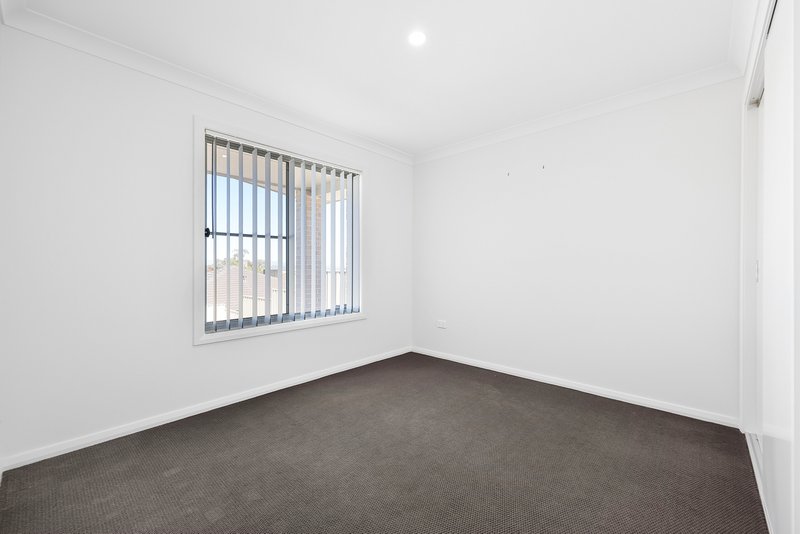 Photo - 1/6 Scarborough Close, Tamworth NSW 2340 - Image 10