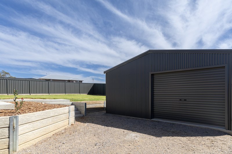 Photo - 16 Sea Eagle Avenue, Tamworth NSW 2340 - Image 35