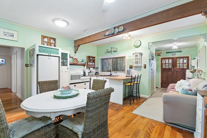 Photo - 16 Seaview Crescent, Mulgrave VIC 3170 - Image 5