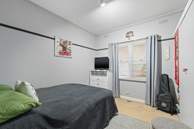 Photo - 16 Seaview Crescent, Mulgrave VIC 3170 - Image 8